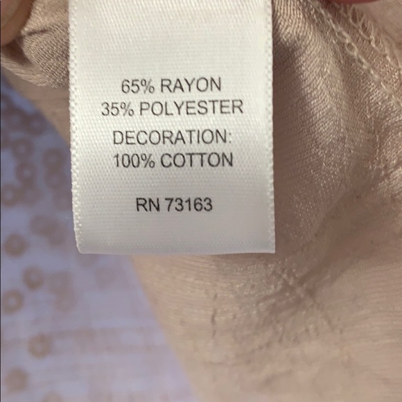 ♥️SOLD♥️NEW!! NWOT Sleeveless Embroidered Top - Picture 5 of 5